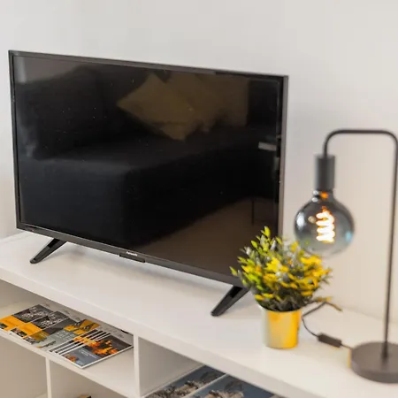 Sonniges City-apartment Mit Suedbalkon Und Parklatz * Neusass