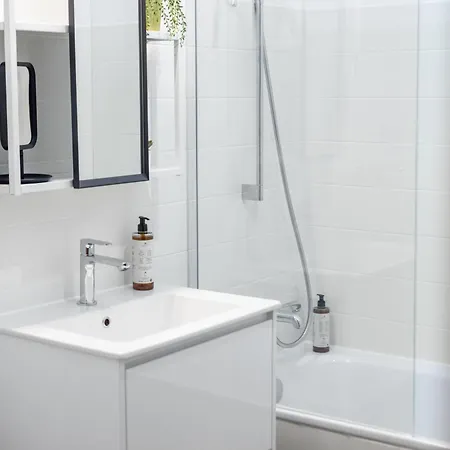 דירה Sonniges City-apartment Mit Suedbalkon Und Parklatz