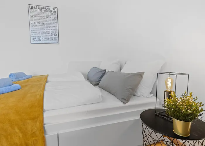 Apartamento Sonniges City-apartment Mit Südbalkon Und Parklatz Neusass