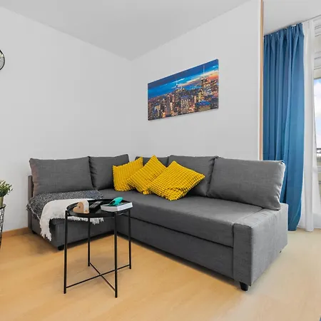 Sonniges City-apartment Mit Südbalkon Und Parklatz