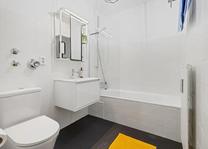 Lejlighed Sonniges City-apartment Mit Suedbalkon Und Parklatz Neusass